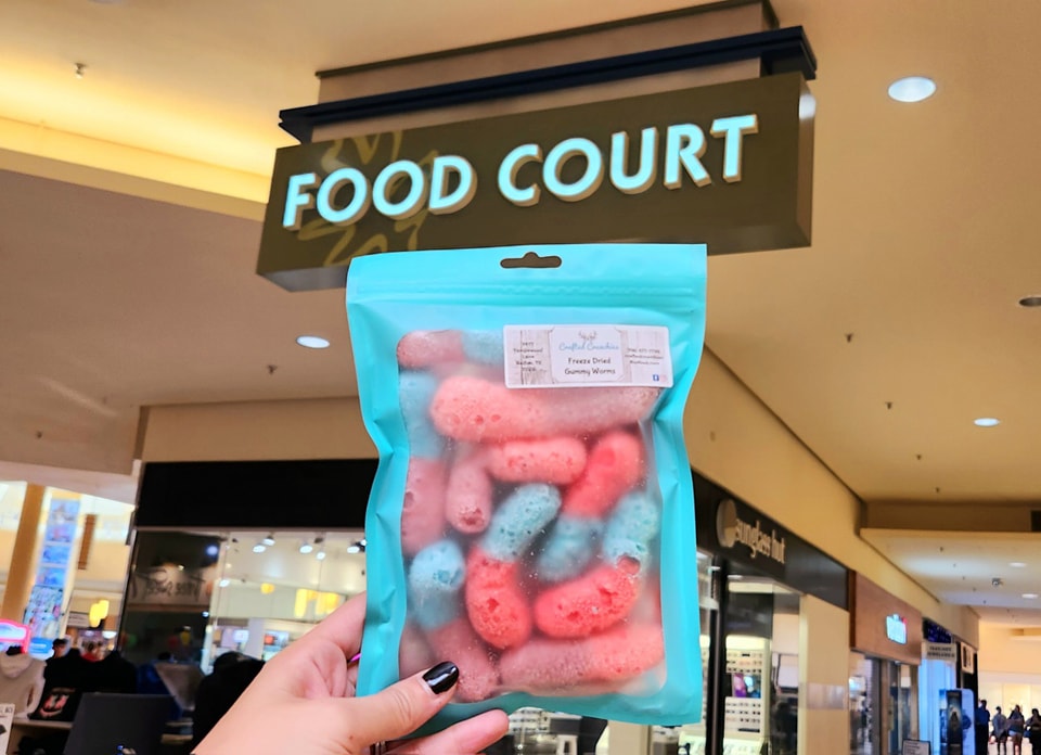 Freeze Dried Gummy Worms- 4x6 SAMPLE Size